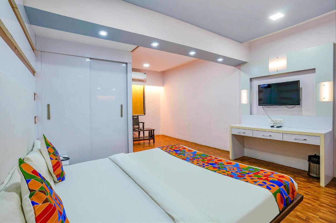 Fabexpress Vinyasa Residency Hotel บาห์ยันดาร์ ภายนอก รูปภาพ
